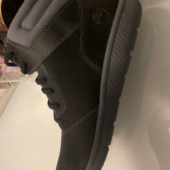 New boys Timberland Boots size 6.5 - Picture 3 of 3